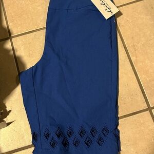 New with tags Lulu-B Vibrant Blue Cropped Pants
